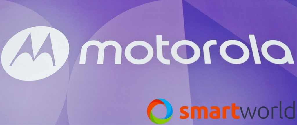 Motorola Neo is shown in these pictures, but one of its cameras wants to make it mysterious (photo)