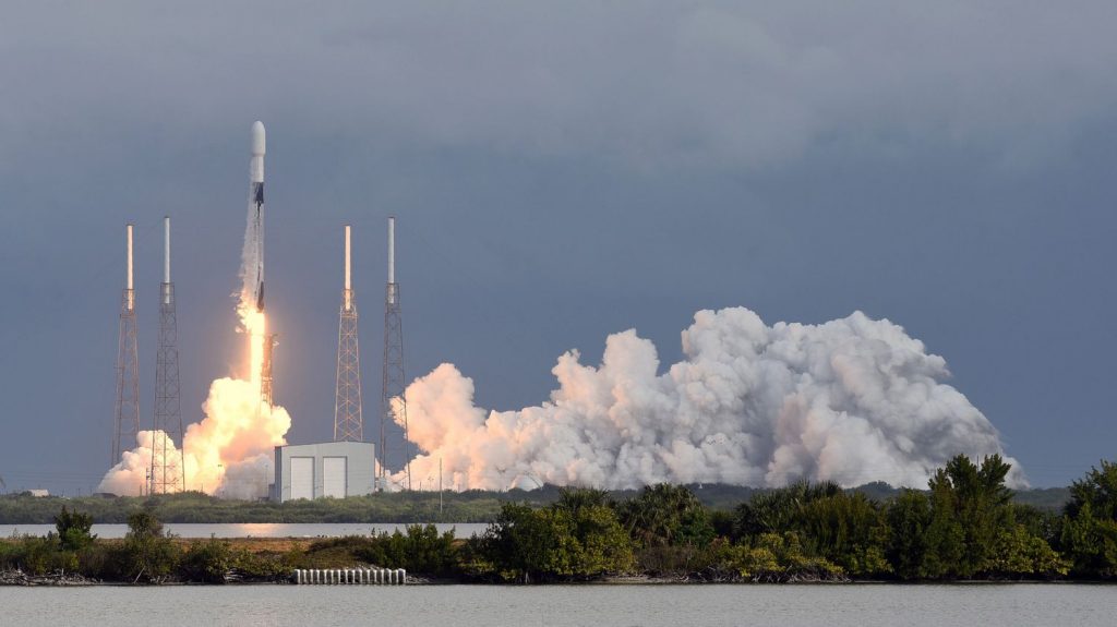 The SpaceX rocket sends recorded satellites into space