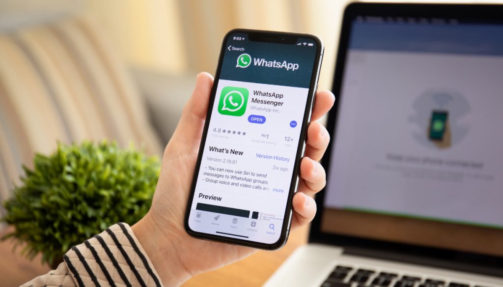 WhatsApp, used for communication "stories": news
