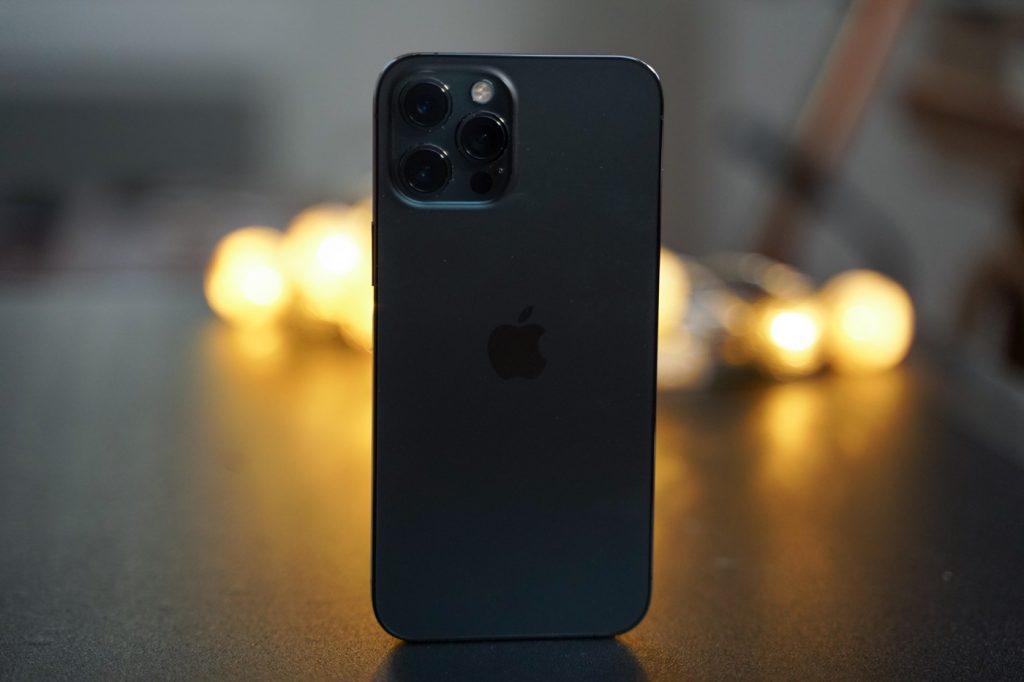 iphone 12 pro max review