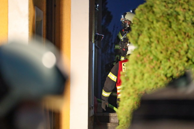 Extensive kitchen fire in a residential building in Ens leads to prolonged fire service