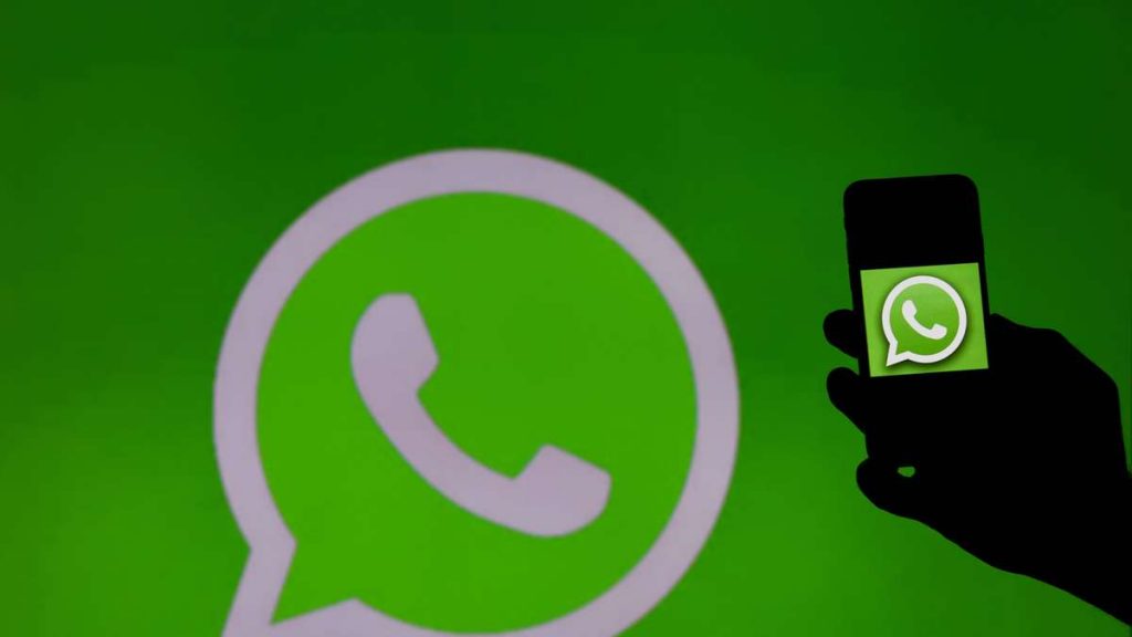 WhatsApp with Tough Notice: If you do not accept the new Terms of Use, you will fly