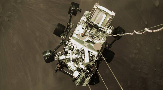 NASA has released a stunning photo of the rover descent