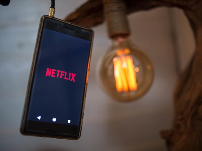 Netflix you download for yourself », the function of automatically downloading the series you want - Corriere.it