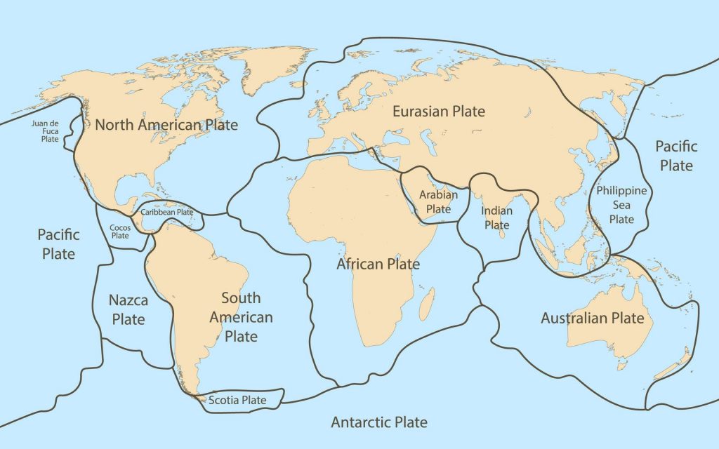 La lithosphère — enveloppe rigide recouvrant la Terre — est scindée en différentes plaques tectoniques. © kolonko, Adobe Stock