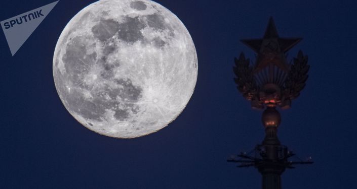 Tonight, one of the four "super moons" of the year will glow at night - pictures