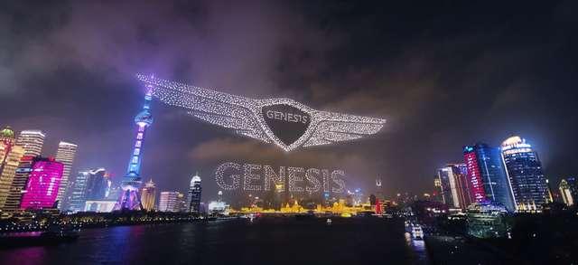 A swarm of 3,281 drones breaks all records in the skies of Shanghai