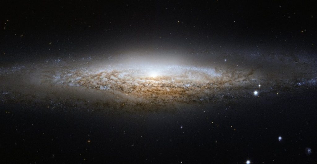 Expansion of the universe: "Simple theory" solves the contradiction in Hubble's constant