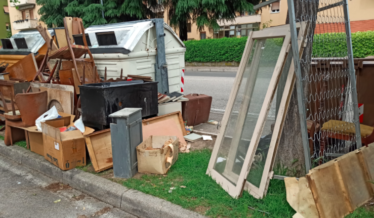 Verona unloads bulky waste in bins: Twenty-six-year-old fined யூ 600