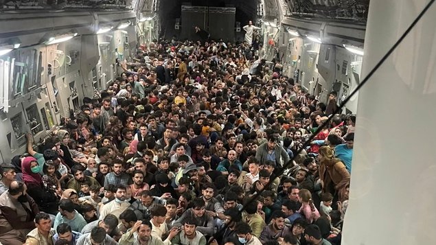 Security statement: US evacuates 640 Afghanistan - on a plane - politically