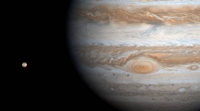 An unidentified object collided with Jupiter