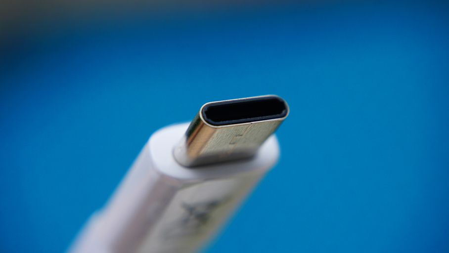 Brussels wants to impose USB-C charger on all smartphones, even Apple