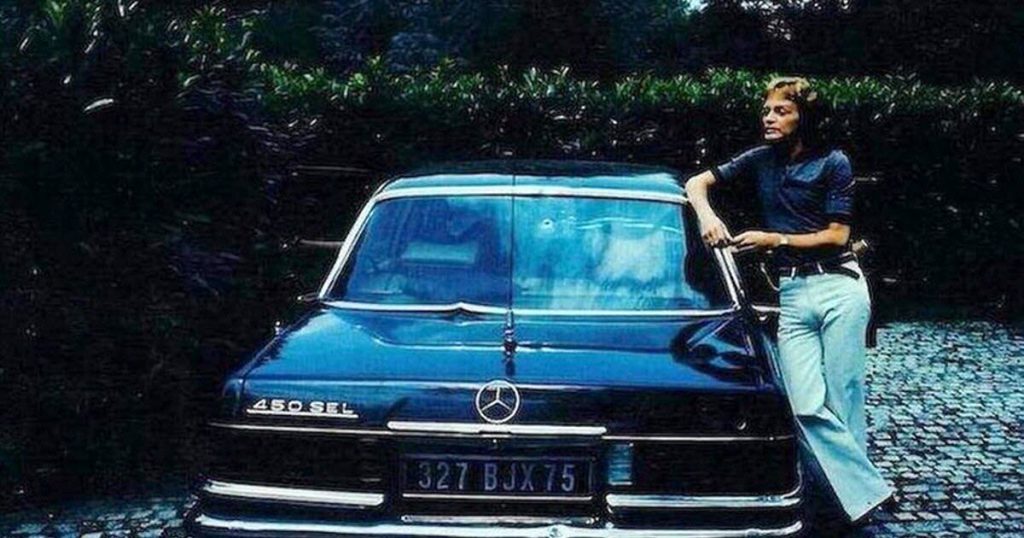 Stars and car.  The day Claude Franாங்கois and his Mercedes were killed