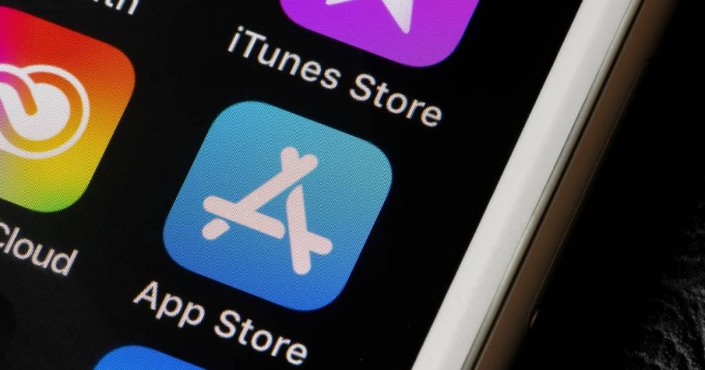 Apple follows the warnings about other app stores on the iPhone