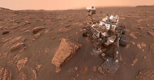 Discovery of Novel Organic Molecules by Curiosity