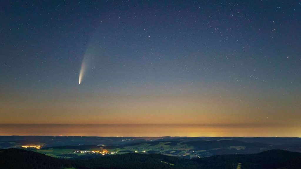 Astronomical highlights in November: How bright will the comet Leonard be?