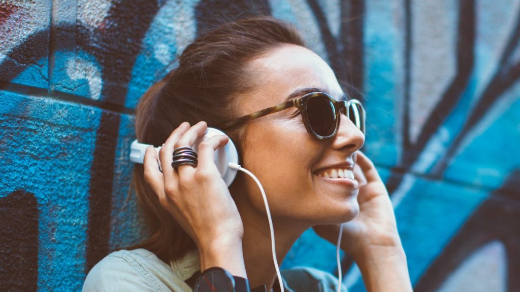 Bei Spotify können Nutzerinnen und Nutzer unter anderem an der Soundqualität schrauben.. © djile/Shutterstock.com