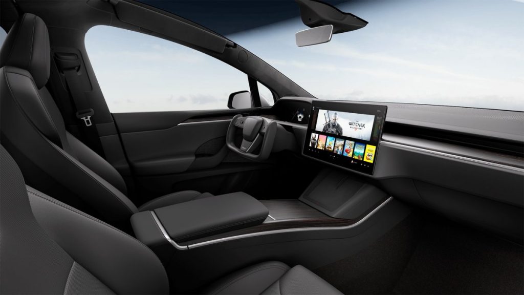 Tesla Model S and Xplate: In AMD Raison Four Core Infotainment System