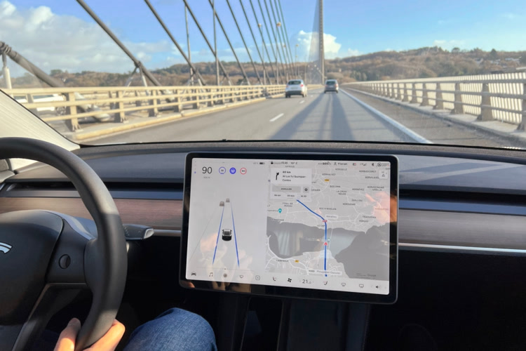 Tesla is preparing a big update for the holidays
