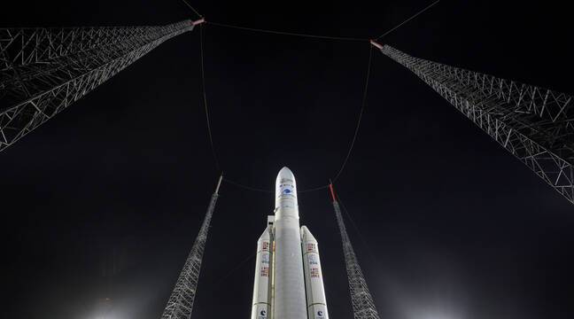 Ariane 5 is ready to take off, and only the weather can still interfere