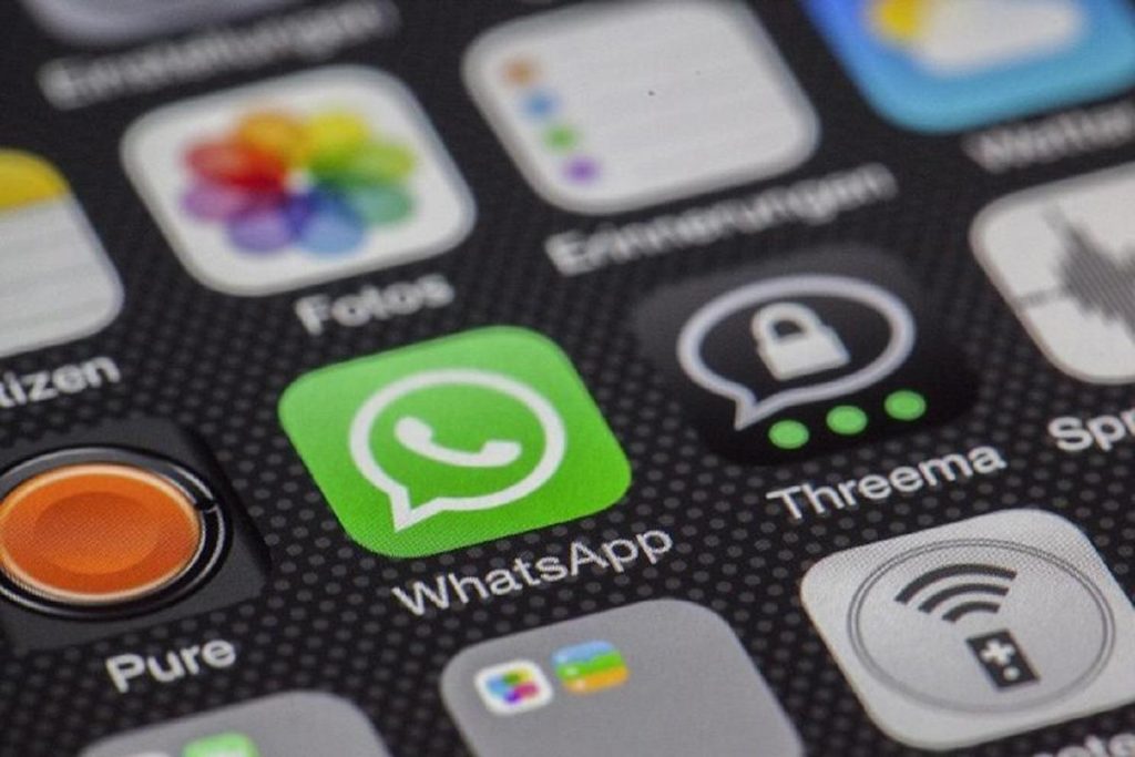 Everyone loves WhatsApp, the new voice messaging feature