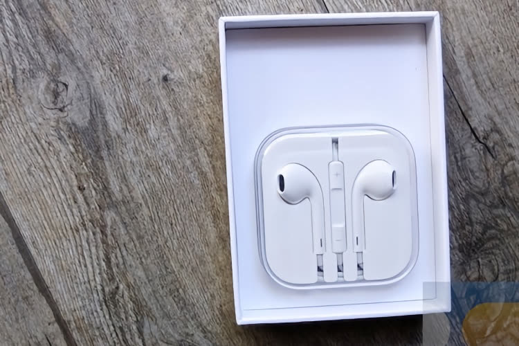 Apple will no longer offer headphones with iPhone boxes in France