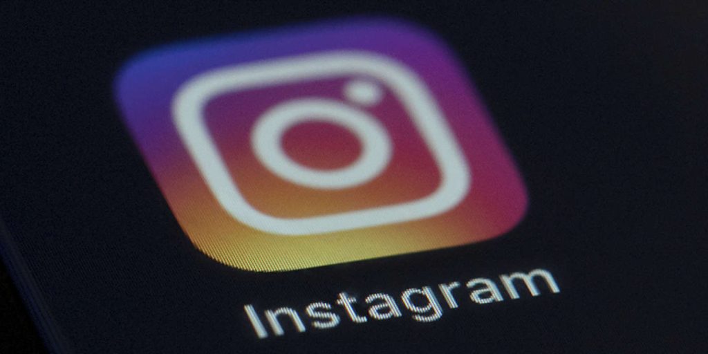 Instagram will test a timeline feed