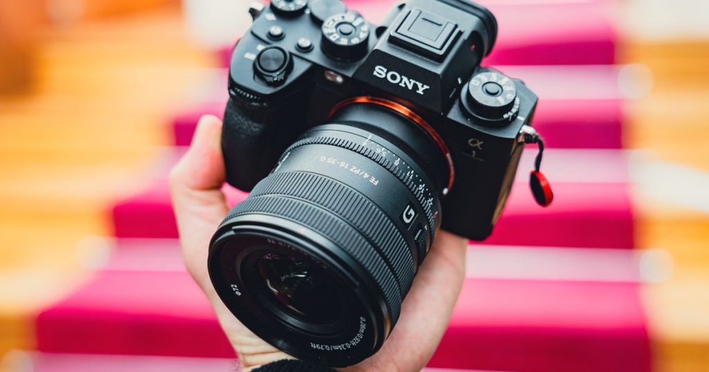 Sony FE PZ 16-35mm F4 G Review: An Excellent Compact White-Angle Zoom
