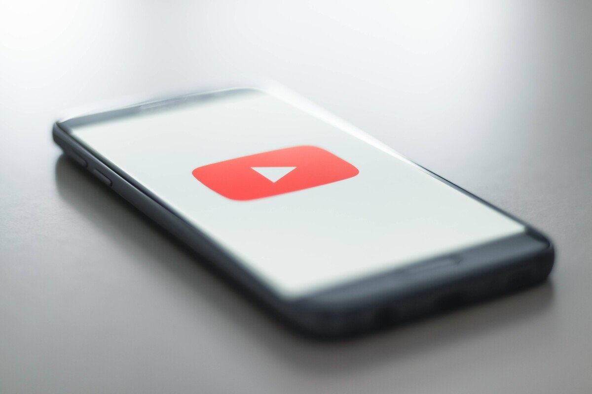 YouTube makes its in-stream playback feature even more annoying