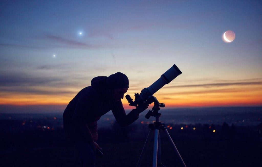 Amateur astronomers also contribute to the invention of the telescope