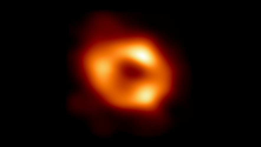 A black hole in the center of our galaxy: a historical image taken 27,000 light-years from Earth