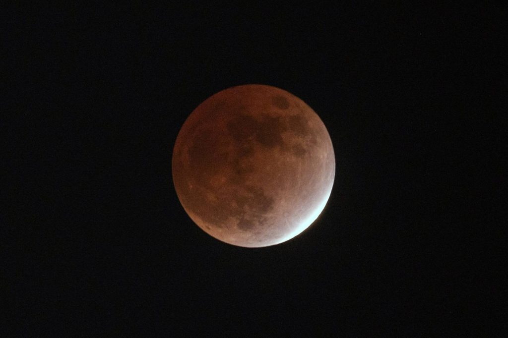 The moon will turn red during the eclipse tonight from Sunday to Monday