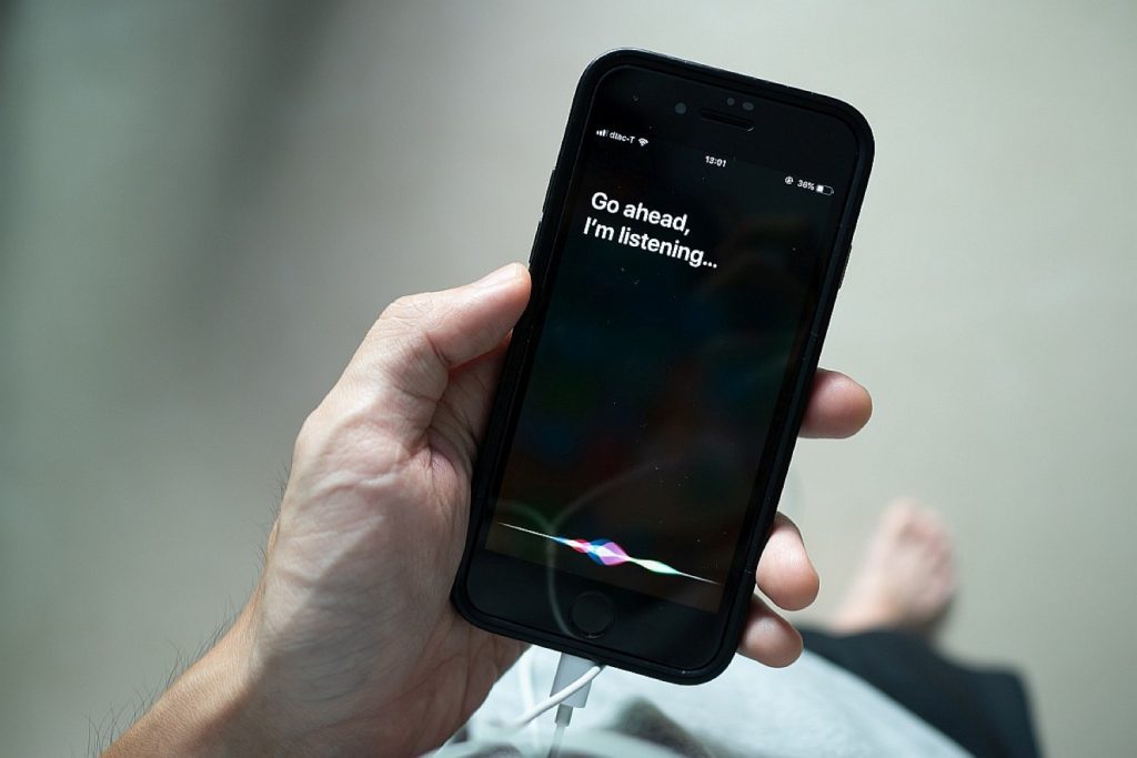 How to Change Siri's Voice and Language on Your iPhone or iPad